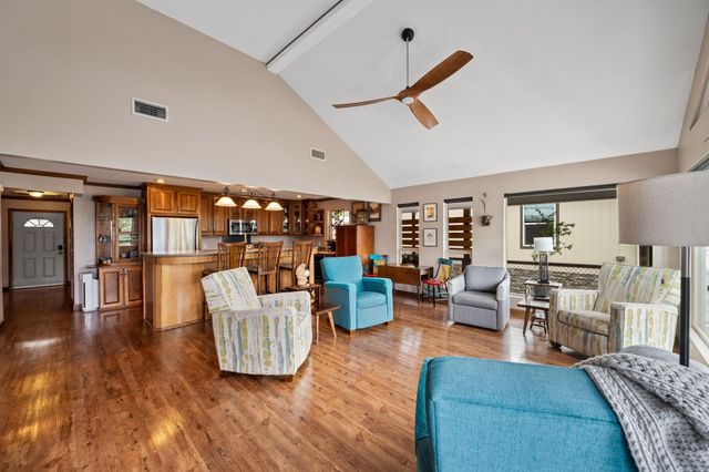 371 E Woodland Shores Drive, Point Blank, TX 77364