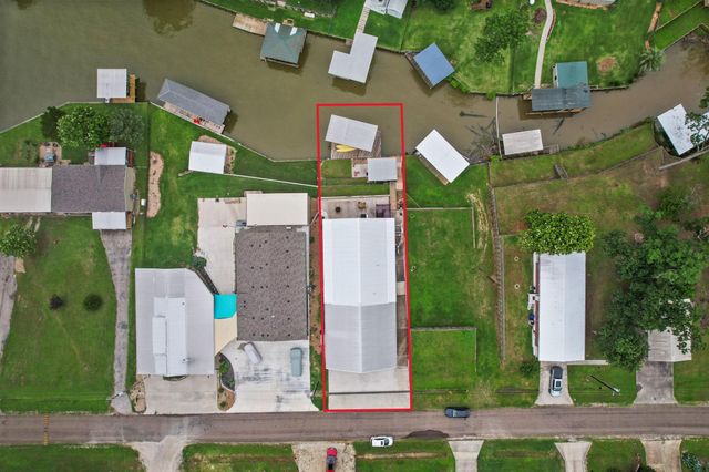 371 E Woodland Shores Drive, Point Blank, TX 77364