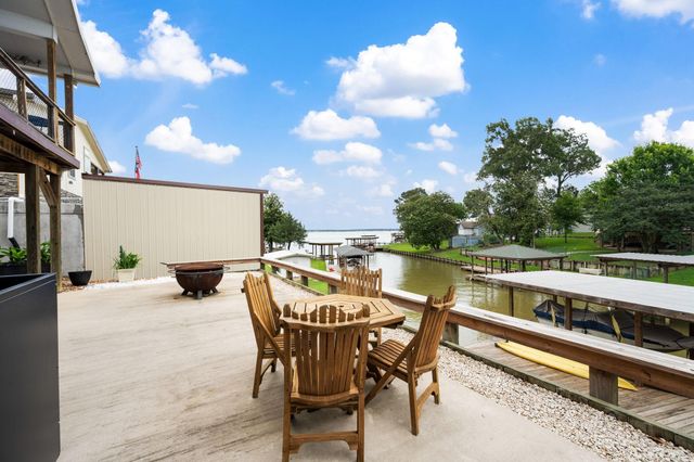371 E Woodland Shores Drive, Point Blank, TX 77364