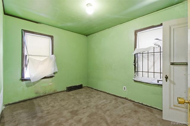 10000 Montrose Street, Detroit, MI 48227