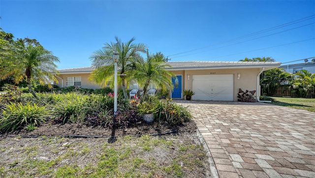 3537 S SCHOOL AVENUE, Sarasota, FL 34239