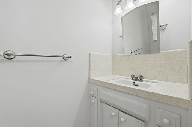 2222 Barbara Street, Selma, CA 93662