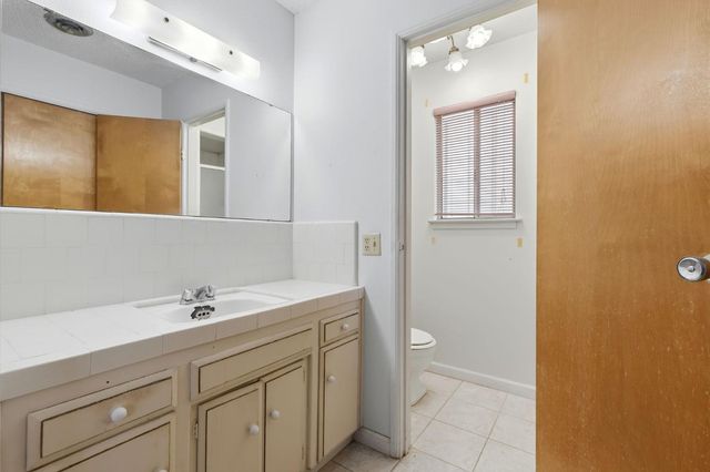 2222 Barbara Street, Selma, CA 93662