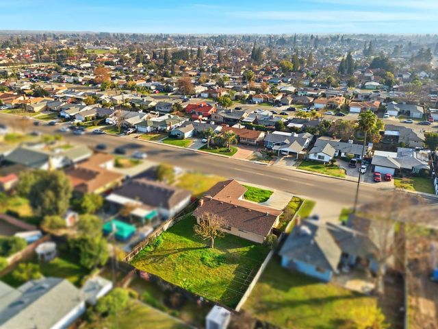 2222 Barbara Street, Selma, CA 93662