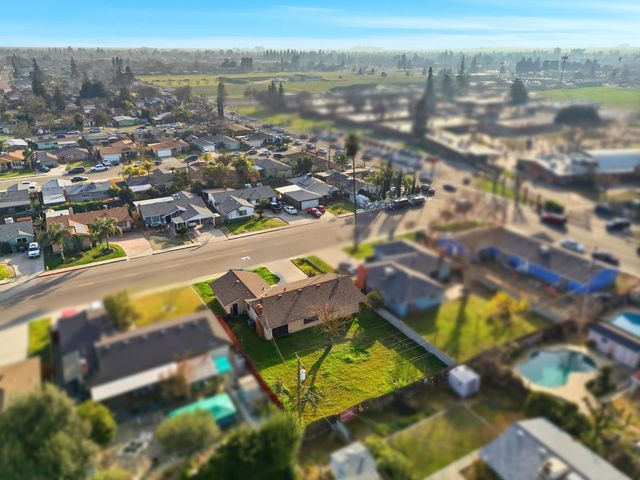 2222 Barbara Street, Selma, CA 93662