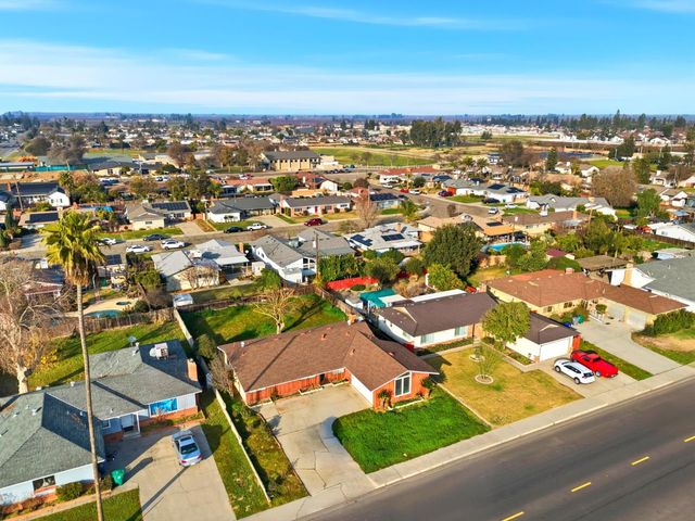 2222 Barbara Street, Selma, CA 93662