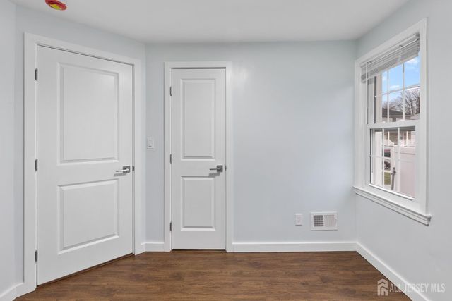 33 McAuliffe Drive, North Brunswick, NJ 08902