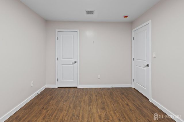 33 McAuliffe Drive, North Brunswick, NJ 08902