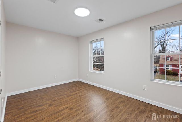 33 McAuliffe Drive, North Brunswick, NJ 08902