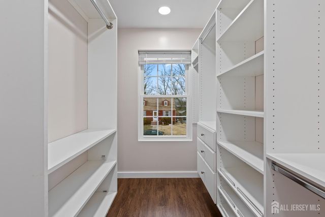 33 McAuliffe Drive, North Brunswick, NJ 08902