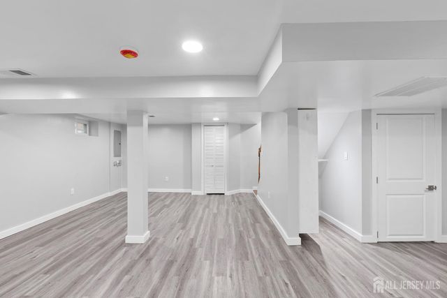 33 McAuliffe Drive, North Brunswick, NJ 08902