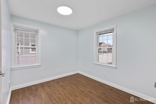 33 McAuliffe Drive, North Brunswick, NJ 08902