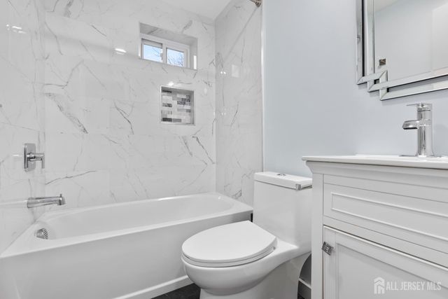 33 McAuliffe Drive, North Brunswick, NJ 08902