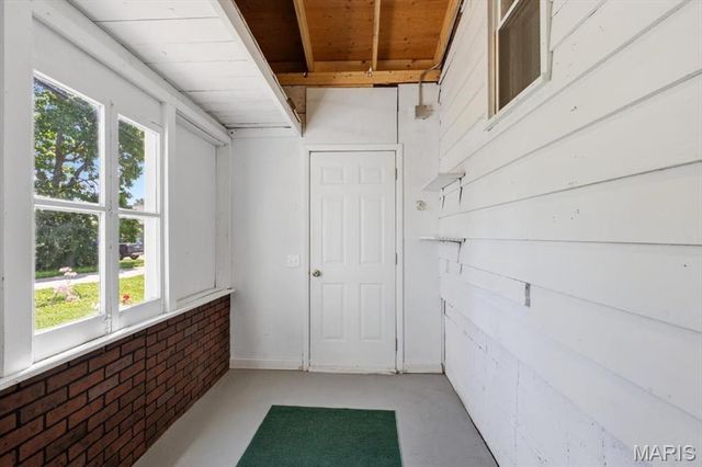 527 Emmons Avenue, St Charles, MO 63301