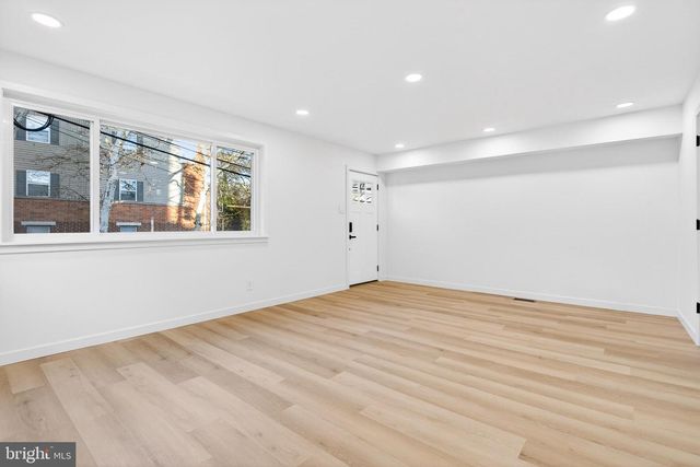 1230 W SUSQUEHANNA AVE, Philadelphia, PA 19122