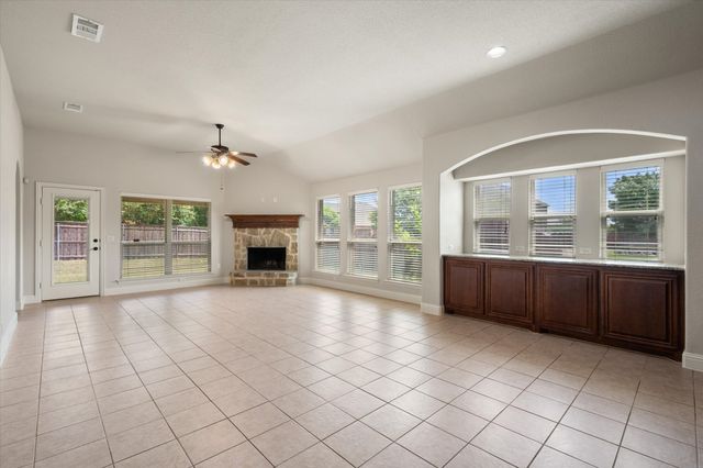 6633 Meadow Glen Drive, Midlothian, TX 76065