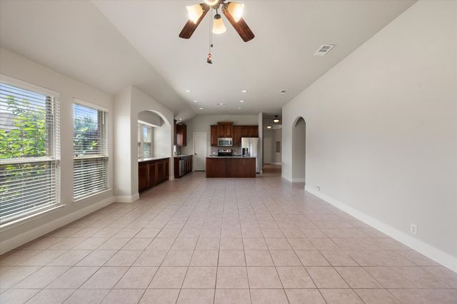 6633 Meadow Glen Drive, Midlothian, TX 76065