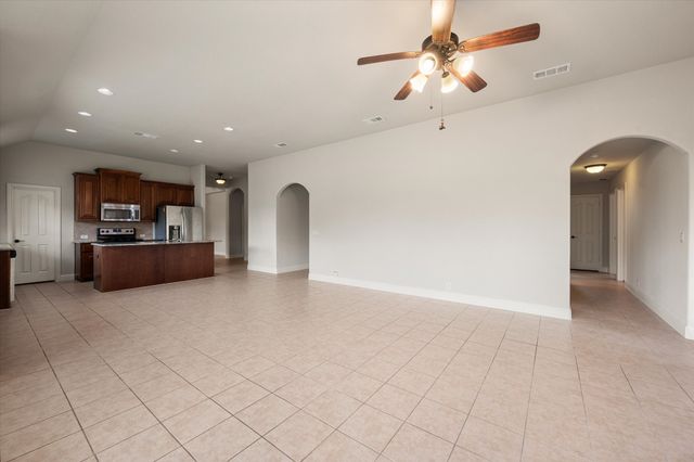 6633 Meadow Glen Drive, Midlothian, TX 76065