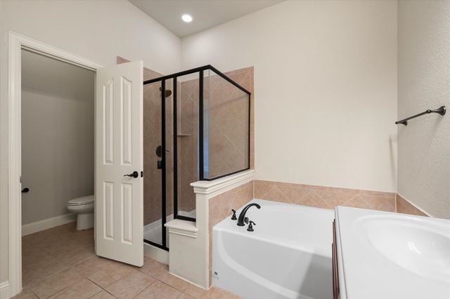 6633 Meadow Glen Drive, Midlothian, TX 76065