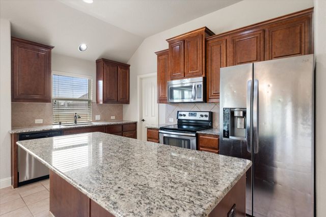 6633 Meadow Glen Drive, Midlothian, TX 76065