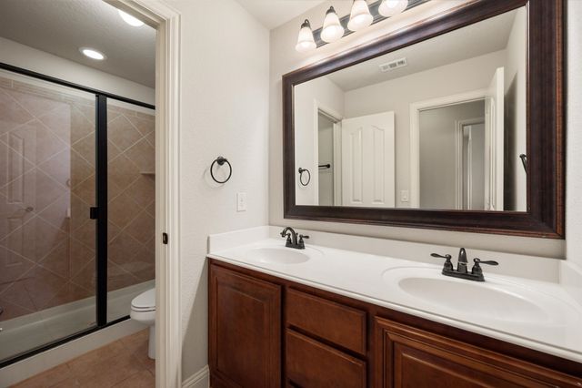 6633 Meadow Glen Drive, Midlothian, TX 76065