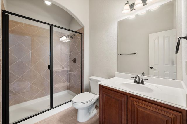 6633 Meadow Glen Drive, Midlothian, TX 76065