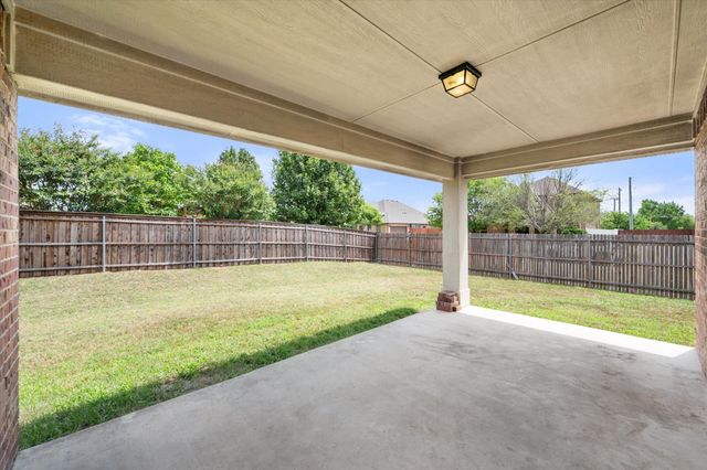 6633 Meadow Glen Drive, Midlothian, TX 76065