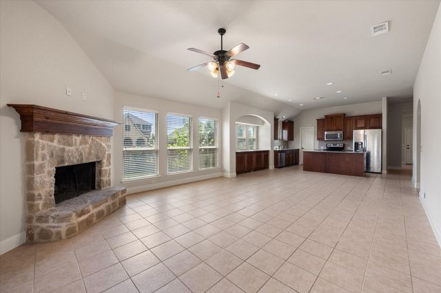 6633 Meadow Glen Drive, Midlothian, TX 76065
