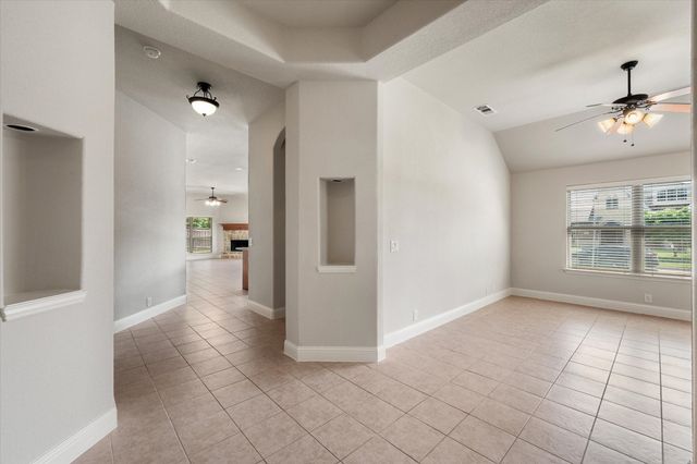 6633 Meadow Glen Drive, Midlothian, TX 76065
