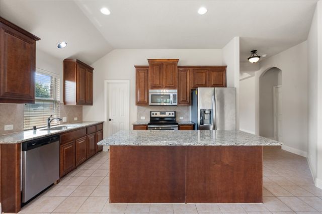 6633 Meadow Glen Drive, Midlothian, TX 76065