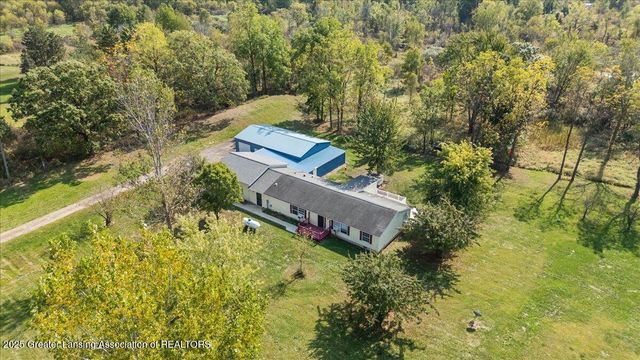 998 E Butterfield Highway, Charlotte, MI 48813