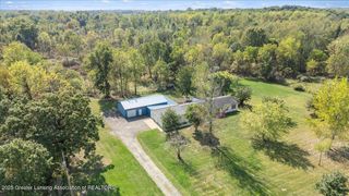 998 E Butterfield Highway, Charlotte, MI 48813