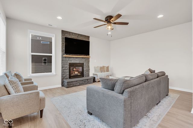 655 Bracknell Drive, Avon, IN 46123