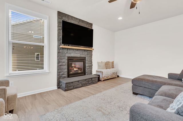 655 Bracknell Drive, Avon, IN 46123