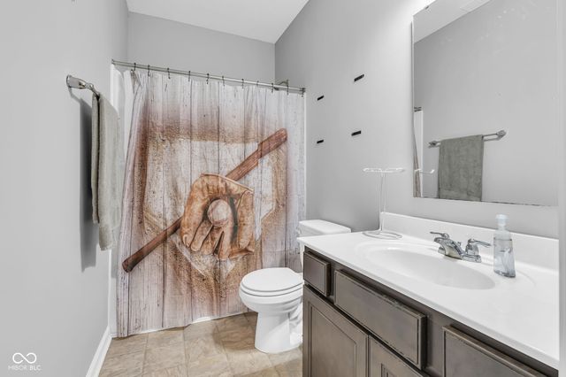 655 Bracknell Drive, Avon, IN 46123