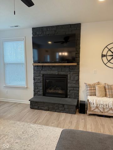 655 Bracknell Drive, Avon, IN 46123