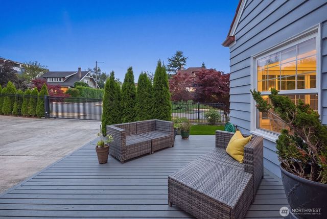 324 N Yakima Avenue, Tacoma, WA 98403