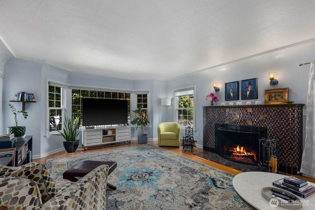 324 N Yakima Avenue, Tacoma, WA 98403
