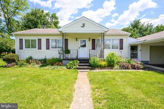 607 EAST HUNTER STREET, Charles Town, WV 25414