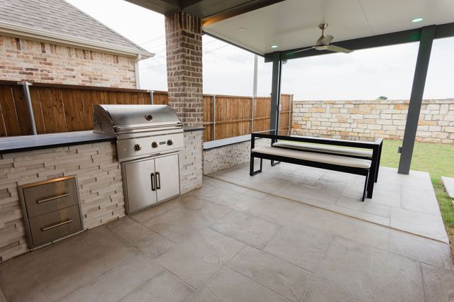 3552 Damsel Brooke Street, Lewisville, TX 75056