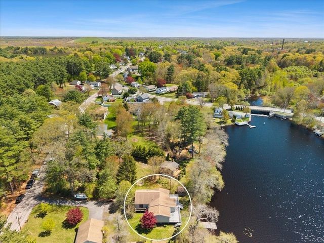 74 Lakeview Ave, Taunton, MA 02780