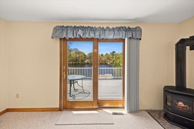 74 Lakeview Ave, Taunton, MA 02780