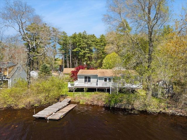 74 Lakeview Ave, Taunton, MA 02780