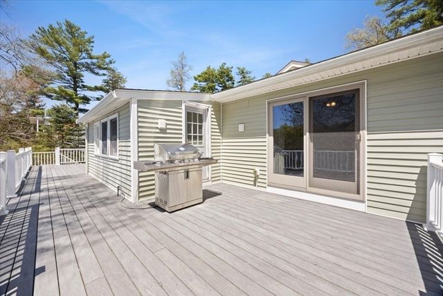74 Lakeview Ave, Taunton, MA 02780