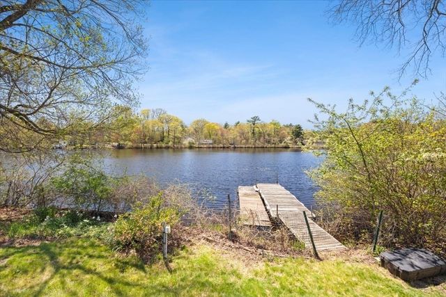74 Lakeview Ave, Taunton, MA 02780