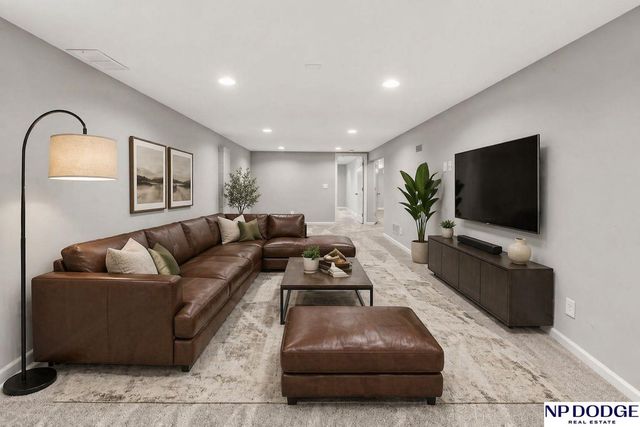 219 Elmwood Drive, Council Bluffs, IA 51503