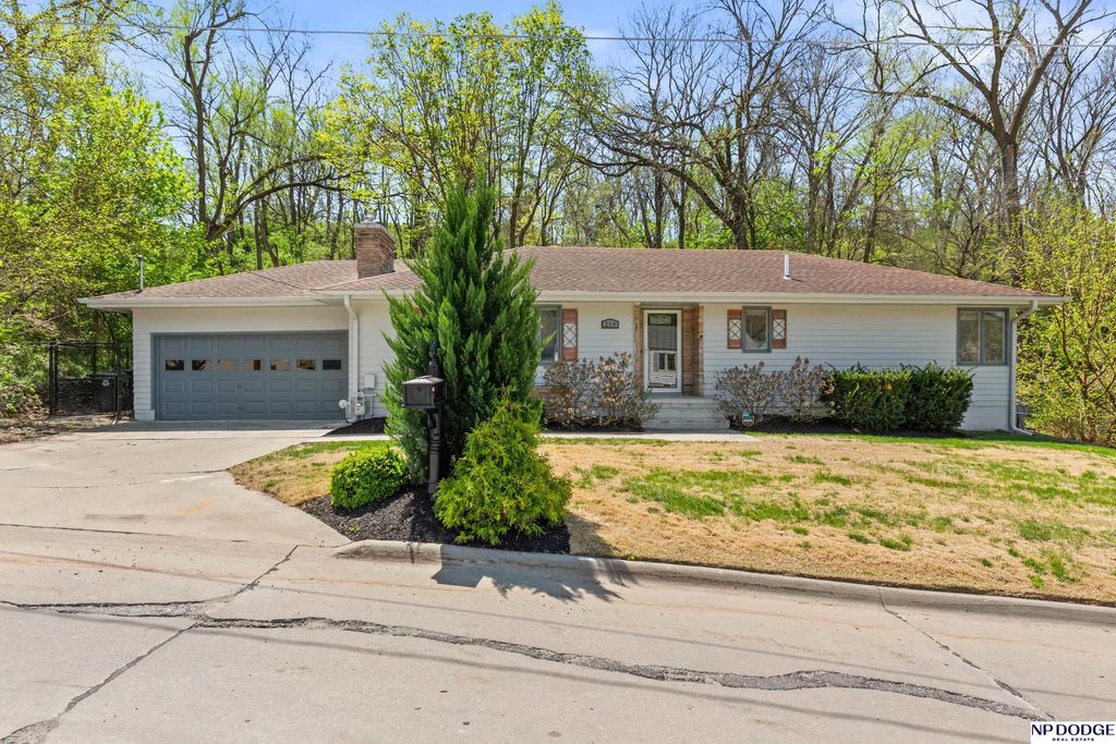 219 Elmwood Drive, Council Bluffs, IA 51503