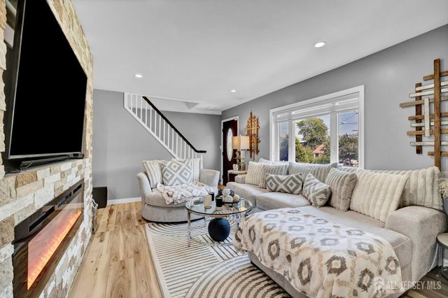 91 Crestview Road, Fords, NJ 08863