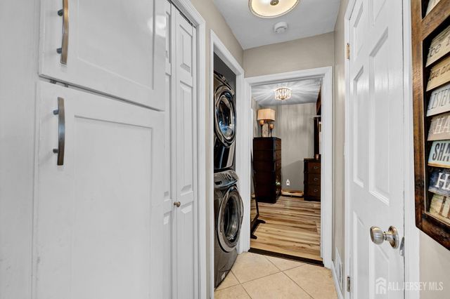 91 Crestview Road, Fords, NJ 08863