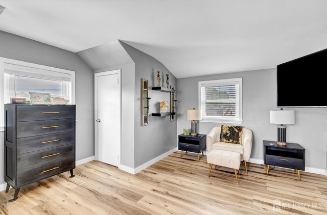 91 Crestview Road, Fords, NJ 08863